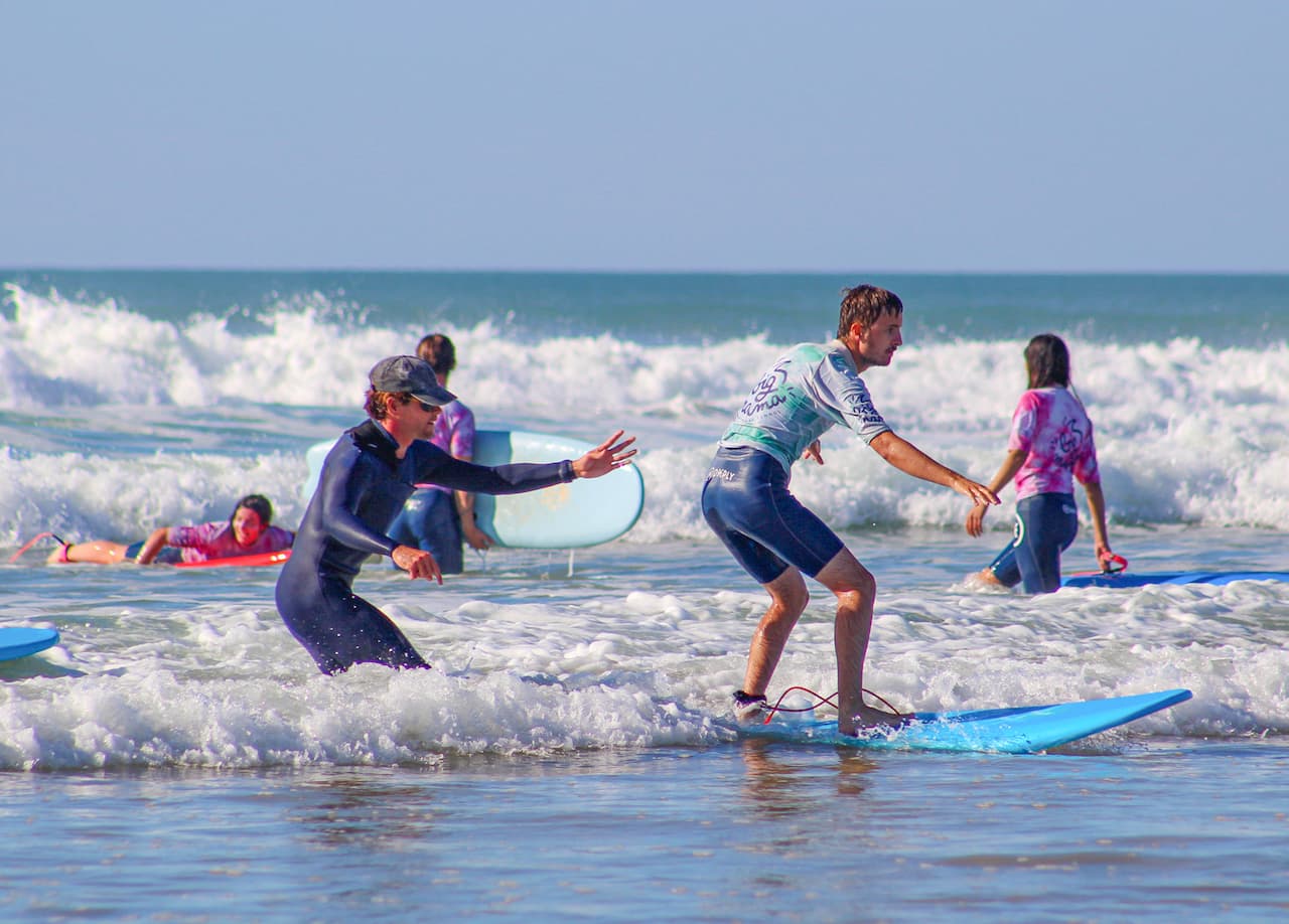 Séance de surf durant un weekend à Lacanau avec Big Mama Surf School